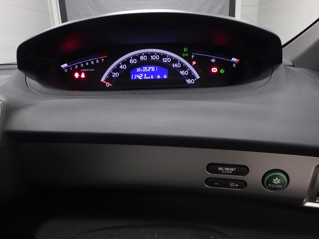 HONDA FREED SPIKE 2013