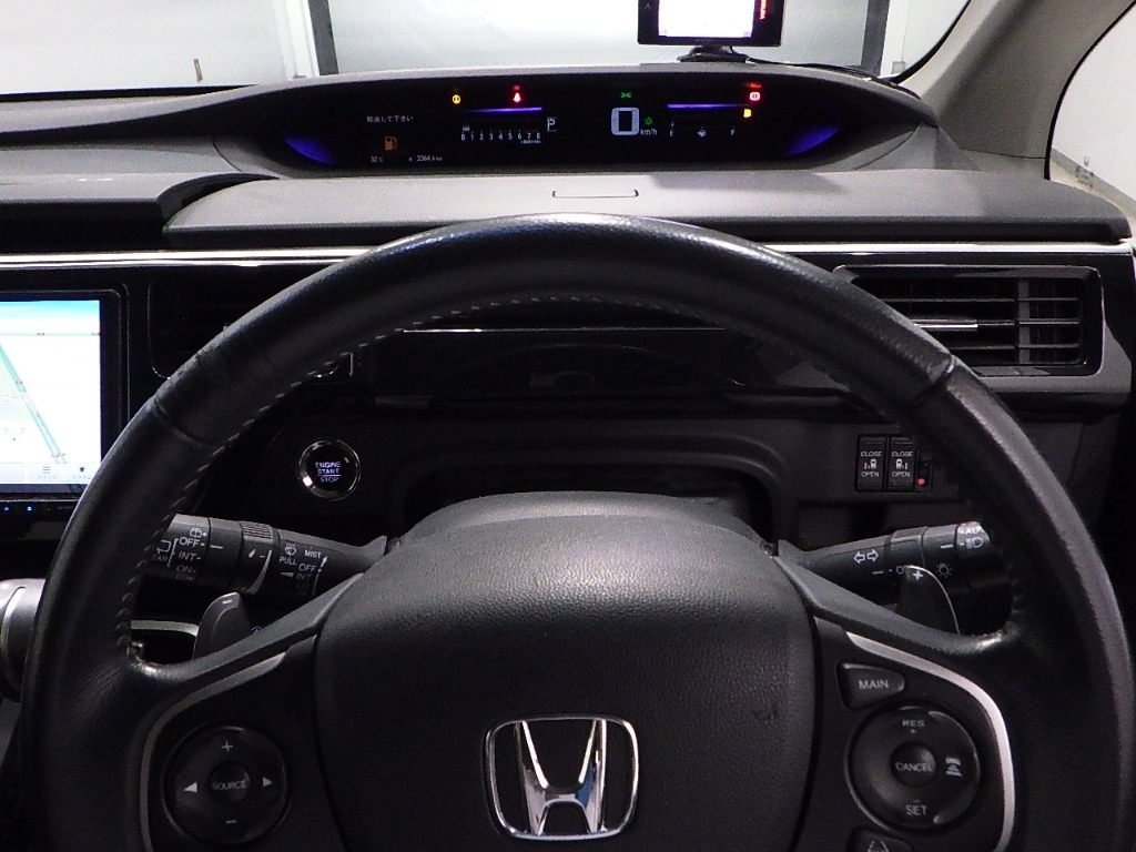 HONDA STEP WAGON 2016