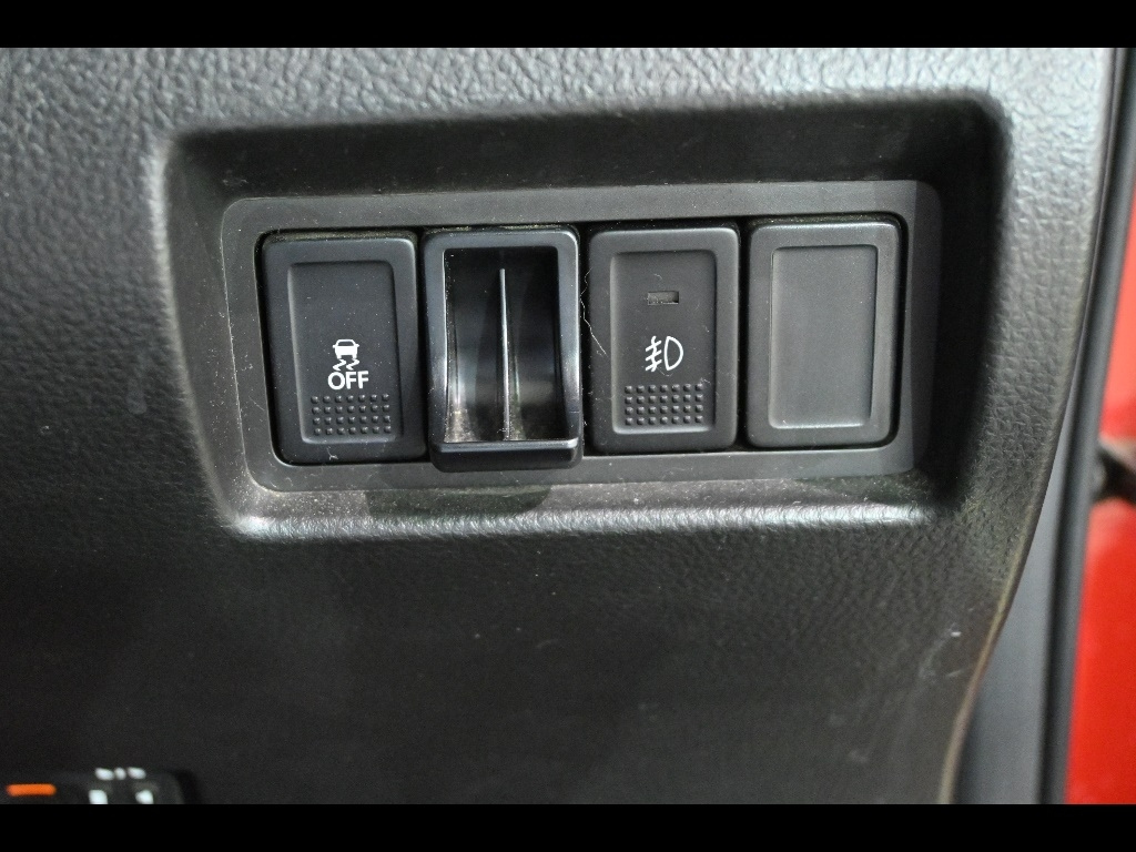 SUZUKI SWIFT 2012