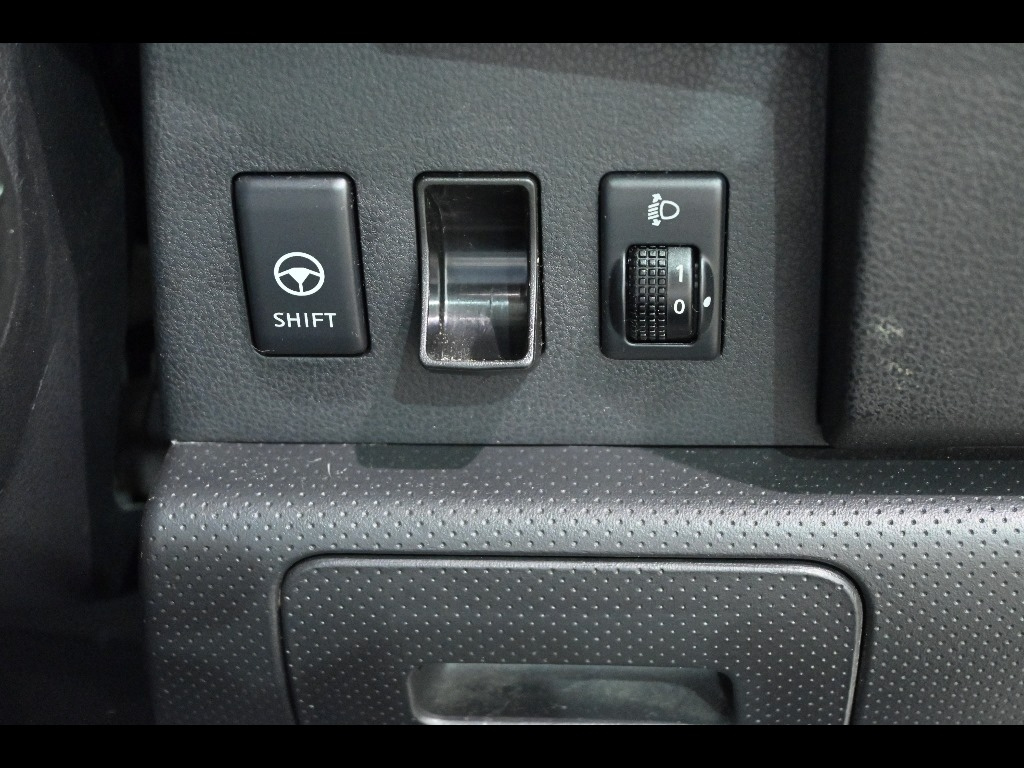 NISSAN WINGROAD 2010
