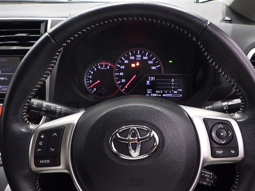TOYOTA RACTIS 2015