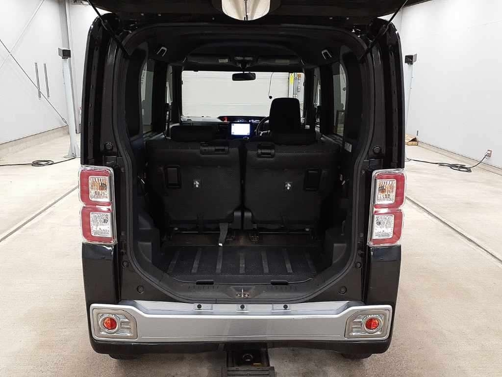 DAIHATSU WAKE 2014