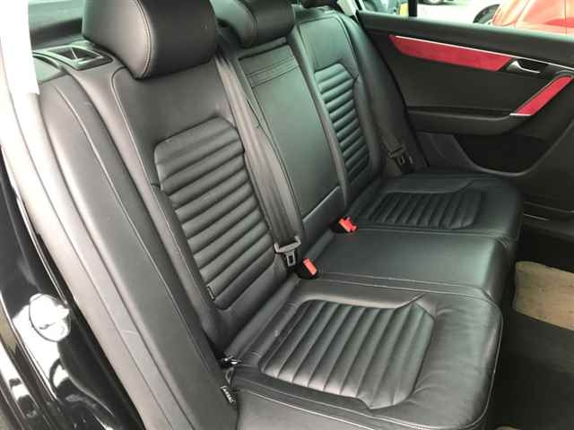 VOLKSWAGEN PASSAT 2011