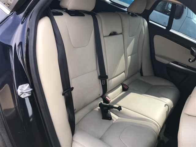 VOLVO V60 2017