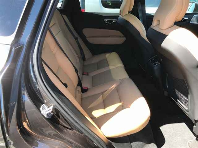 VOLVO XC60 2021