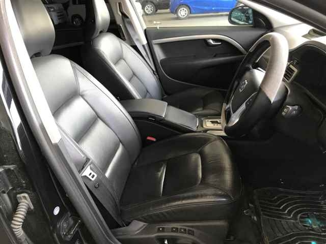 VOLVO V70 2010