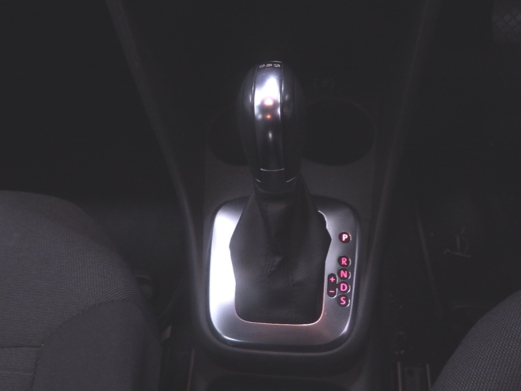 VOLKSWAGEN POLO 2012