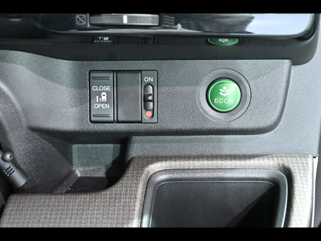 HONDA STEP WAGON 2016