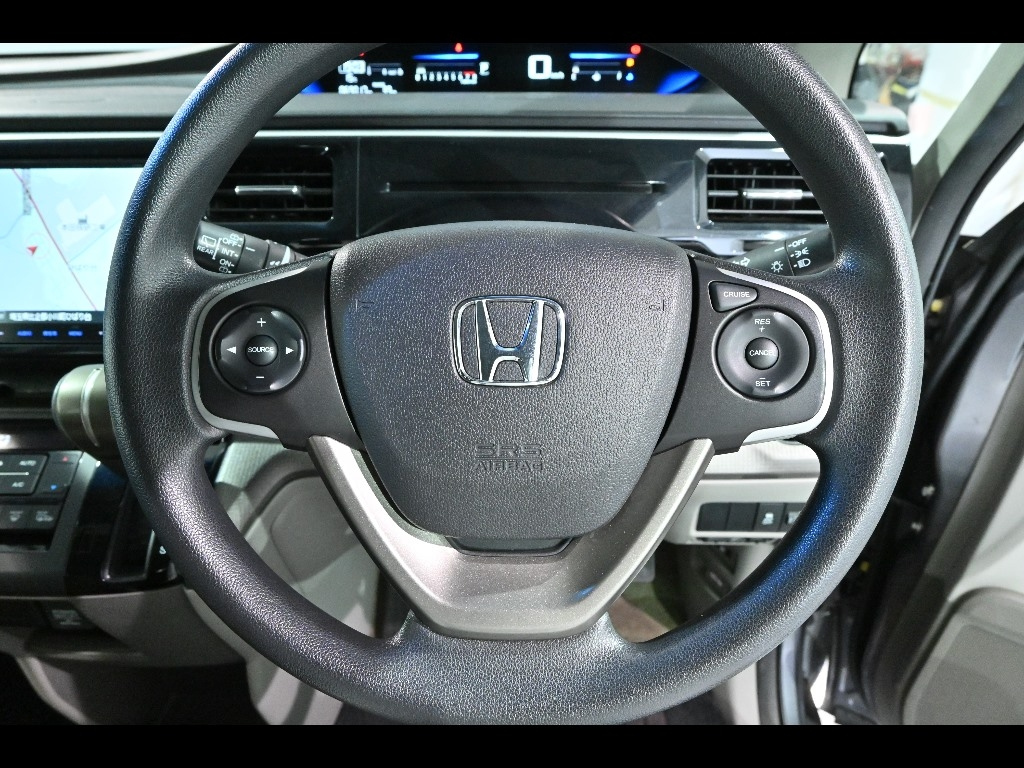 HONDA STEP WAGON 2016