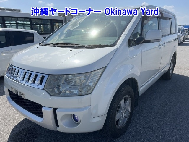 MITSUBISHI DELICA D5 2010