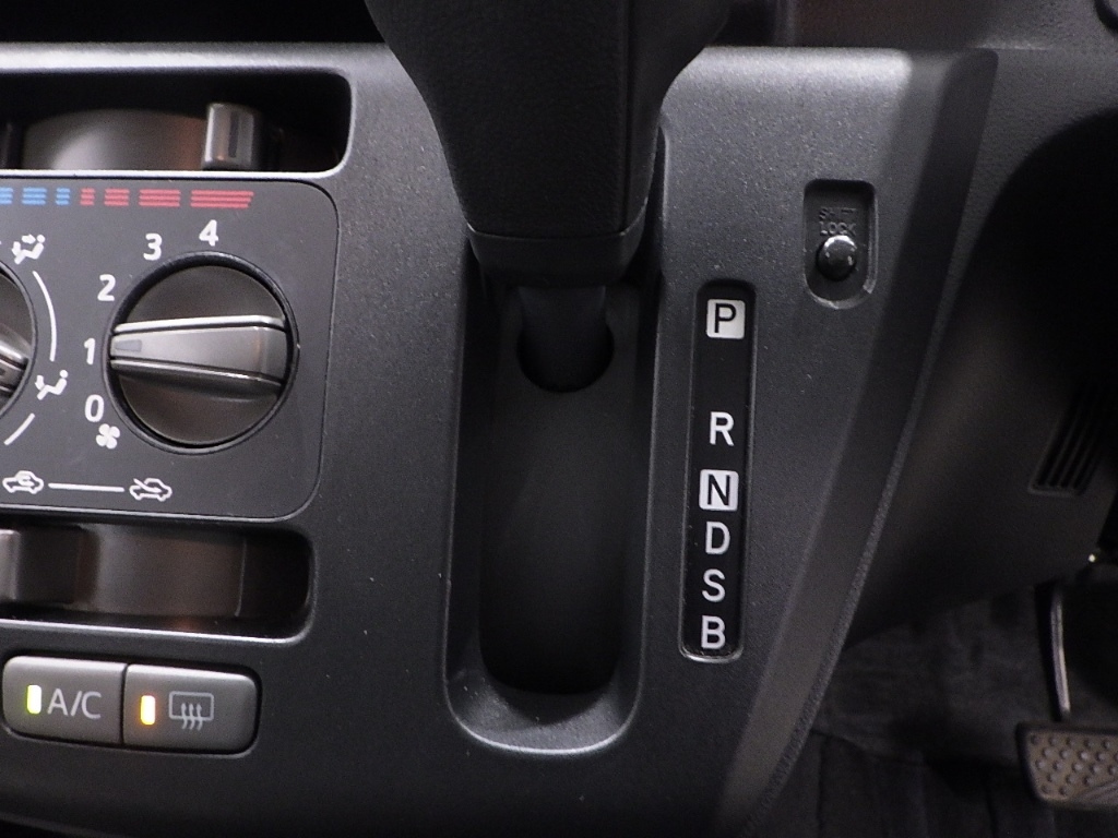 DAIHATSU MIRA E S 2018