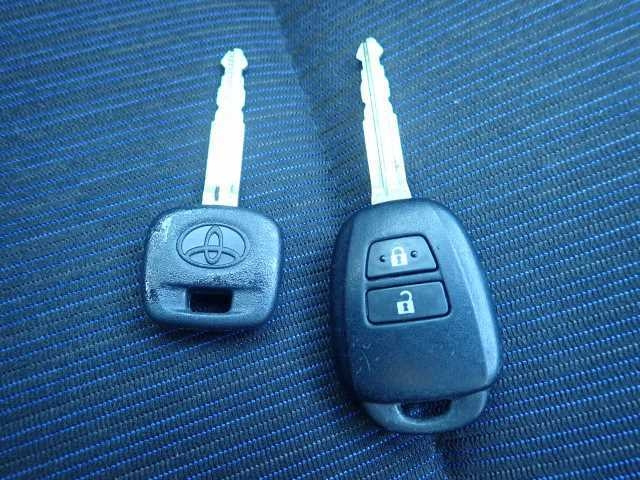 TOYOTA COROLLA FIELDER 2017