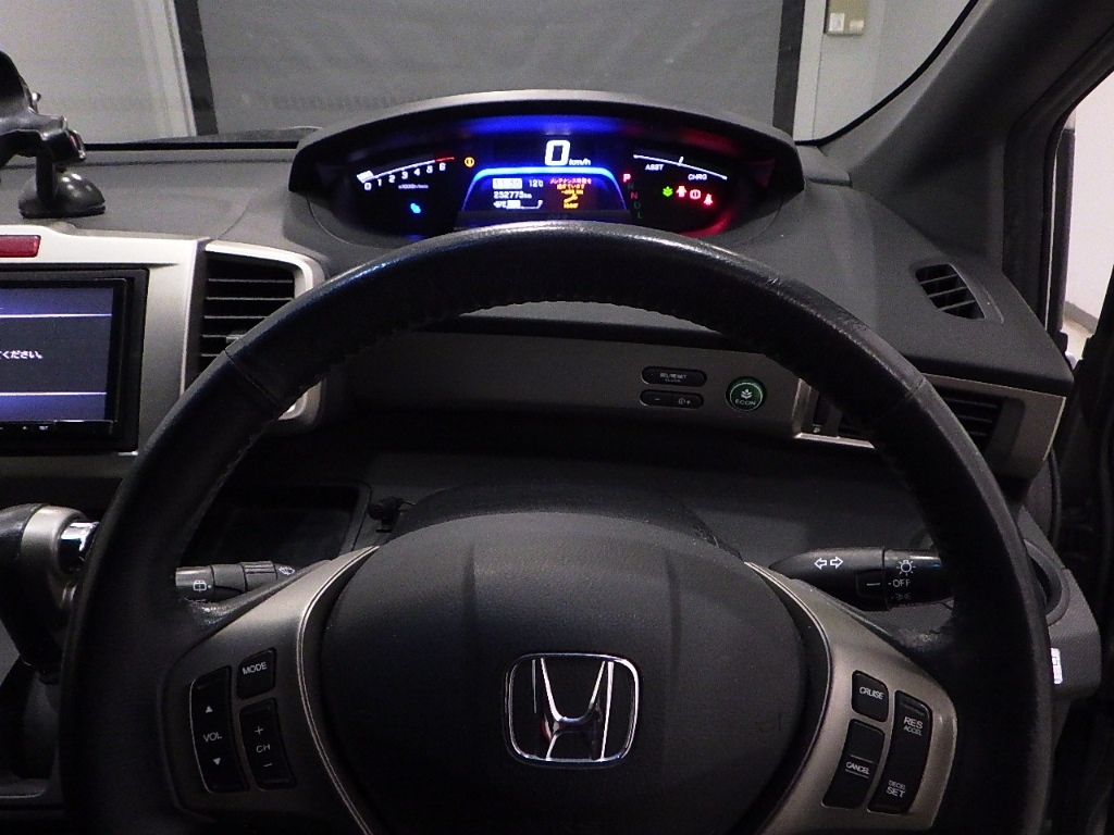 HONDA FREED 2015