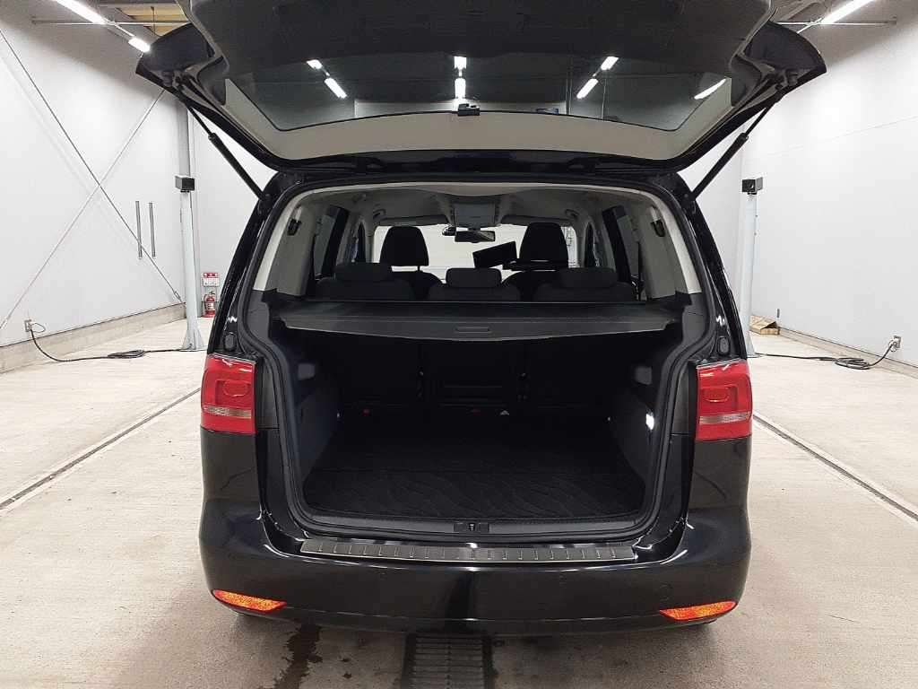 VOLKSWAGEN GOLF TOURAN 2011