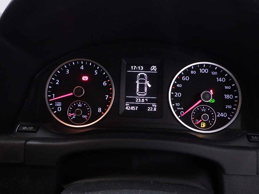 VOLKSWAGEN TIGUAN 2015