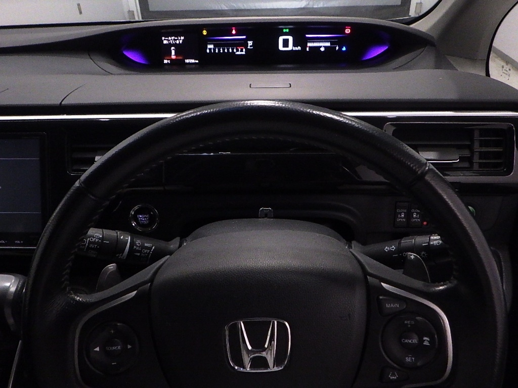 HONDA STEP WAGON 2016