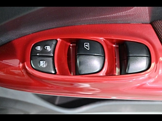 NISSAN JUKE 2012