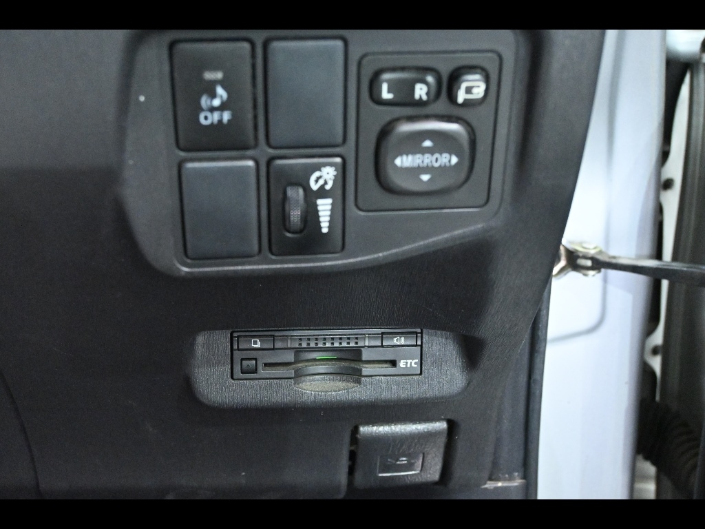 TOYOTA PRIUS PHV 2012