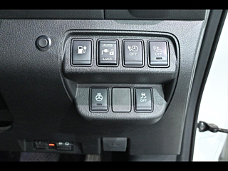 NISSAN LEAF 2013