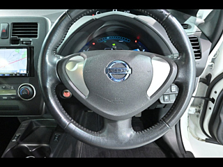 NISSAN LEAF 2013