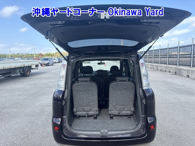 TOYOTA SIENTA 2012