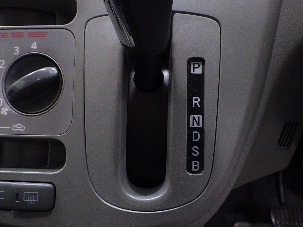 DAIHATSU MIRA E S 2016