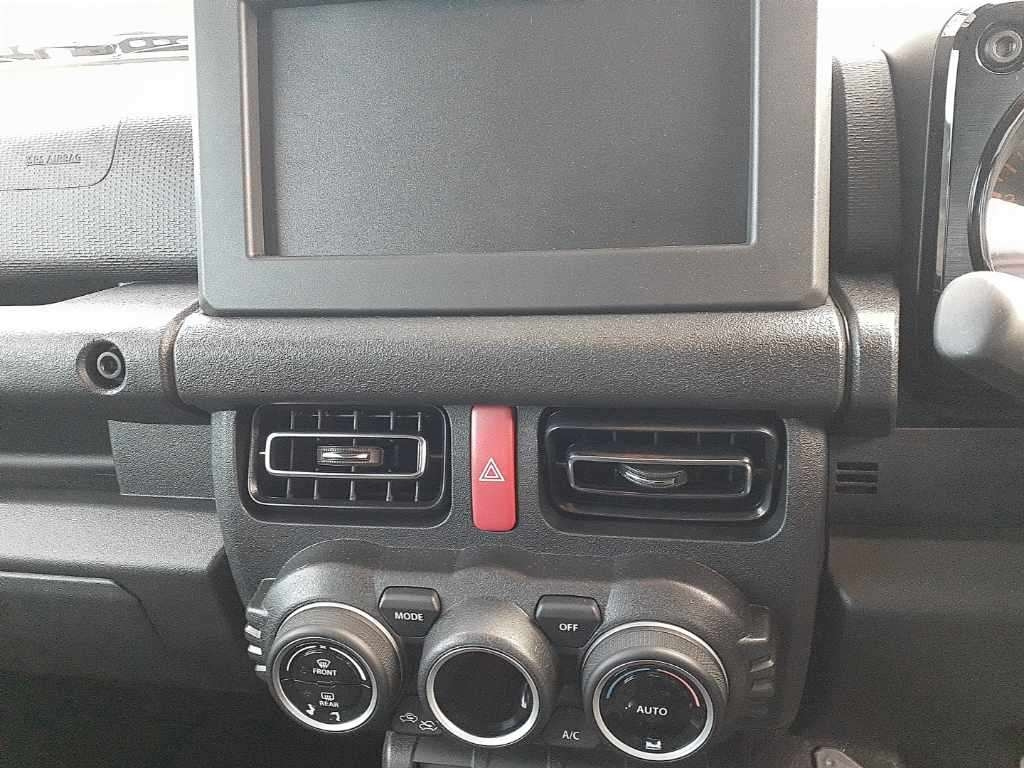 SUZUKI JIMNY NOMADE 2025