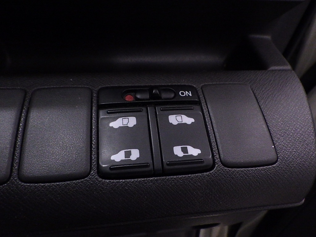 HONDA STEP WAGON 2012