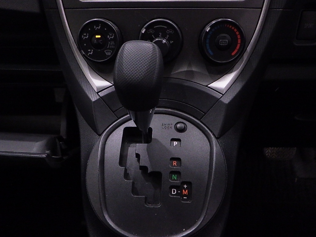 TOYOTA RACTIS 2012