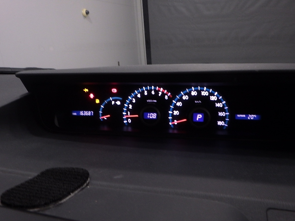 TOYOTA NOAH 2013