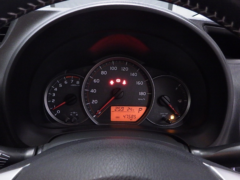 TOYOTA VITZ 2012
