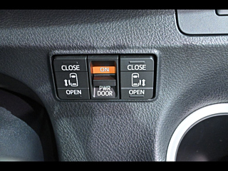 TOYOTA SIENTA 2016