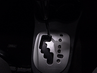 TOYOTA VITZ 2012