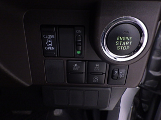 TOYOTA ROOMY 2018