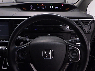 HONDA STEP WAGON 2016