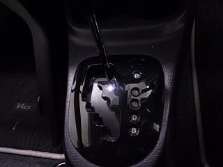 TOYOTA VITZ 2018