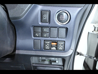 TOYOTA VOXY 2016
