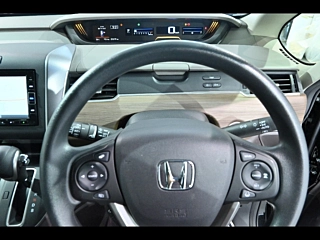 HONDA FREED 2023