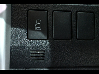 TOYOTA NOAH 2010
