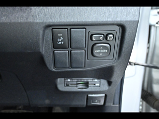 TOYOTA PRIUS 2012