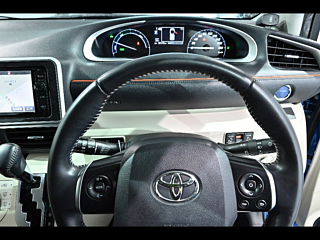 TOYOTA SIENTA 2016
