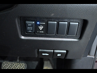 NISSAN SERENA 2009