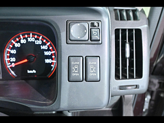 NISSAN SERENA 2009