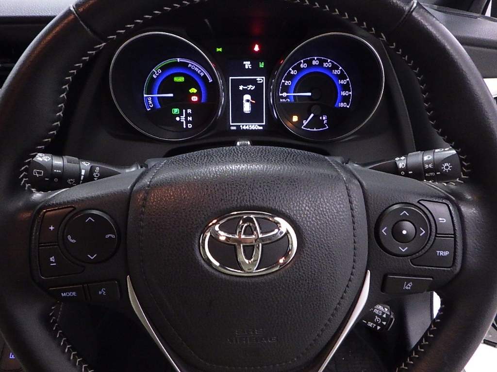 TOYOTA AURIS 2016