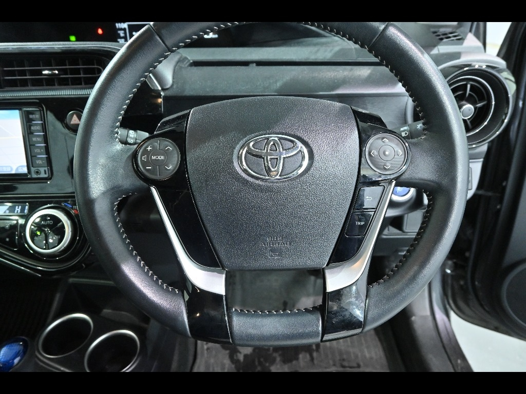 TOYOTA AQUA 2018