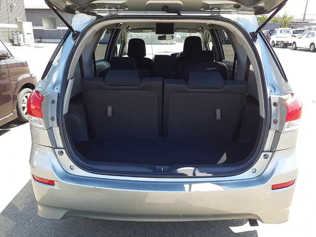 TOYOTA WISH 2010