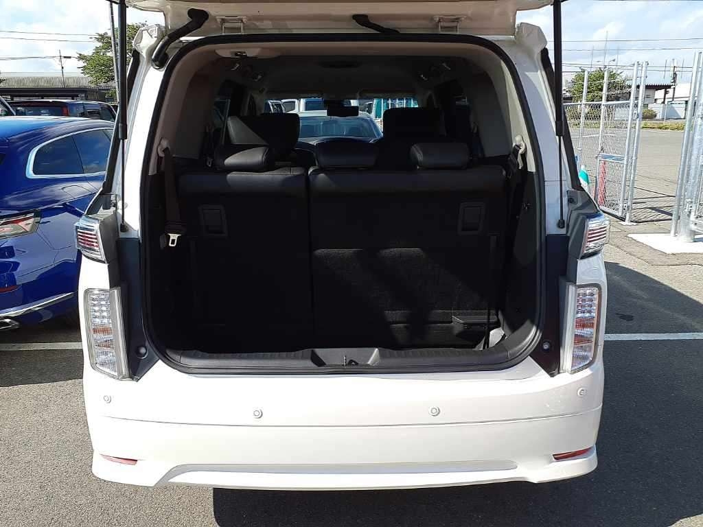 NISSAN ELGRAND 2019