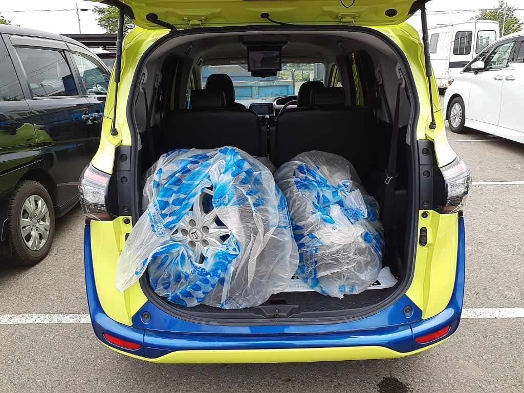 TOYOTA SIENTA 2015