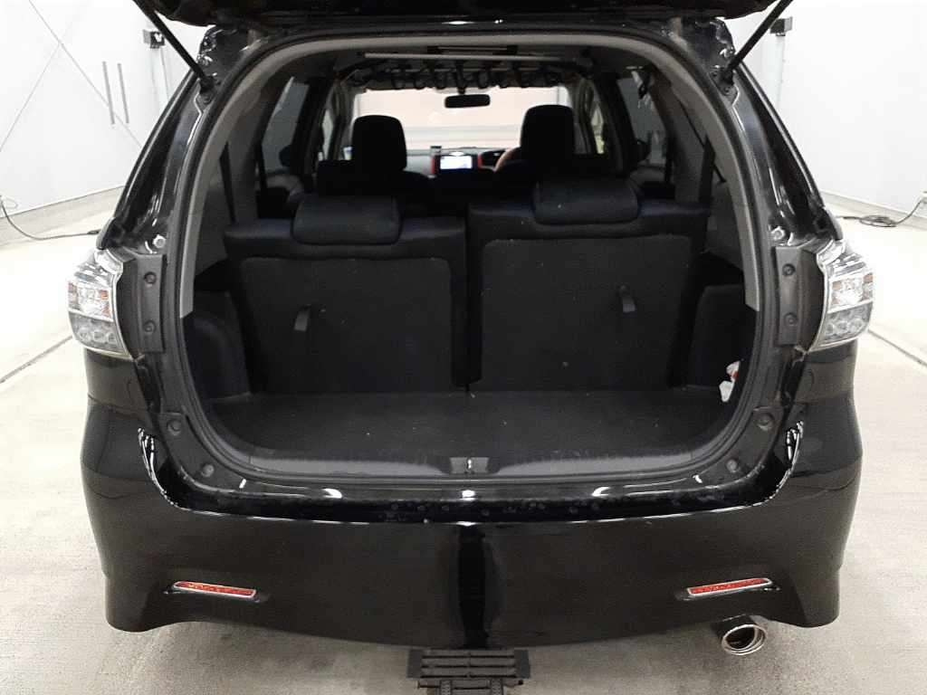 TOYOTA WISH 2014