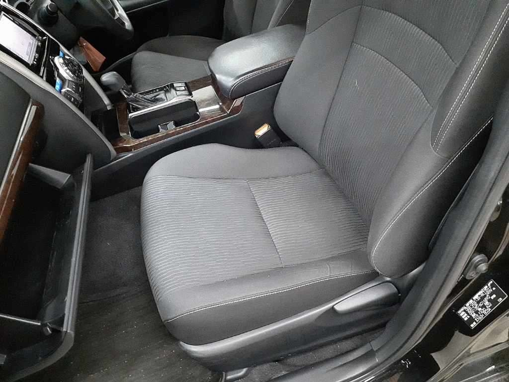 TOYOTA MARK X 2018